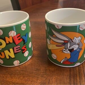 Warner Bros. Looney Tunes Green and Orange Mug Set